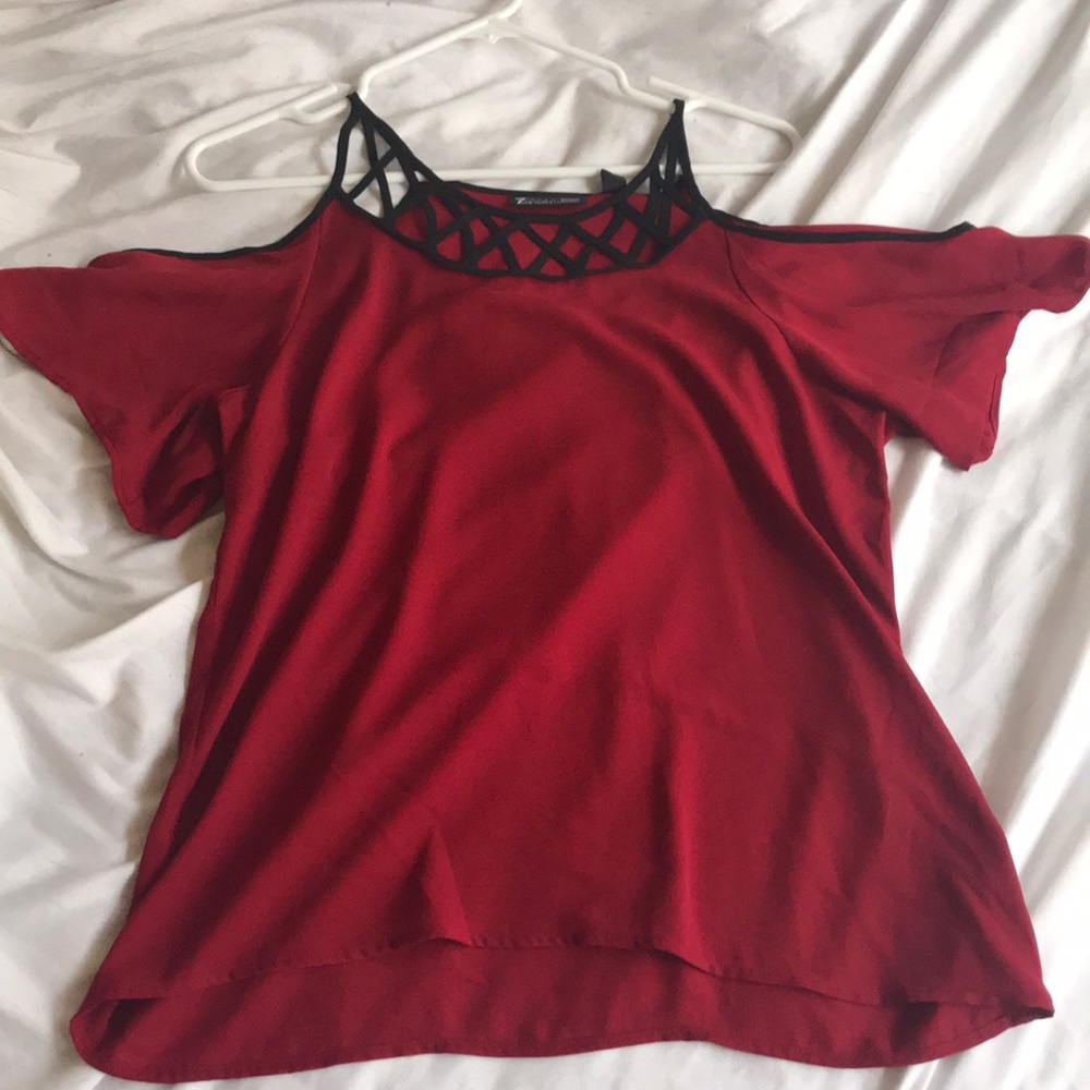 NWT Cold shoulder top